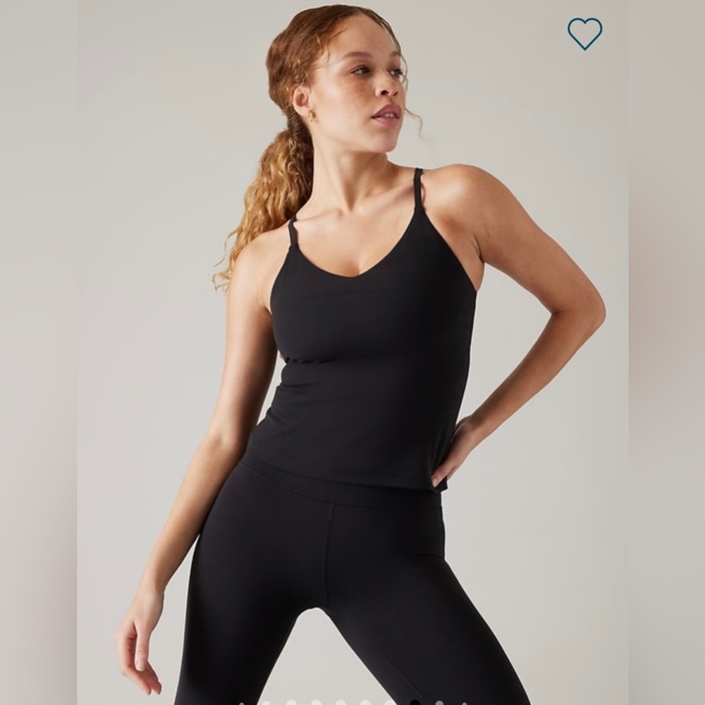 Athleta ELATION V-NECK BUILT-IN BRA
TANK D-DD size M NWT